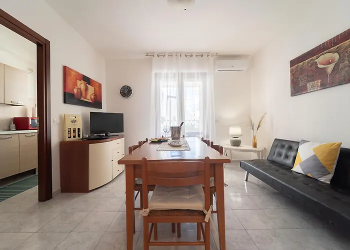 House Costantino * Αλγκέρο